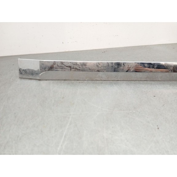 Recambio de molduras traseras para bentley bentayga (4v1) 4.0 d referencia OEM IAM 3SD807472  