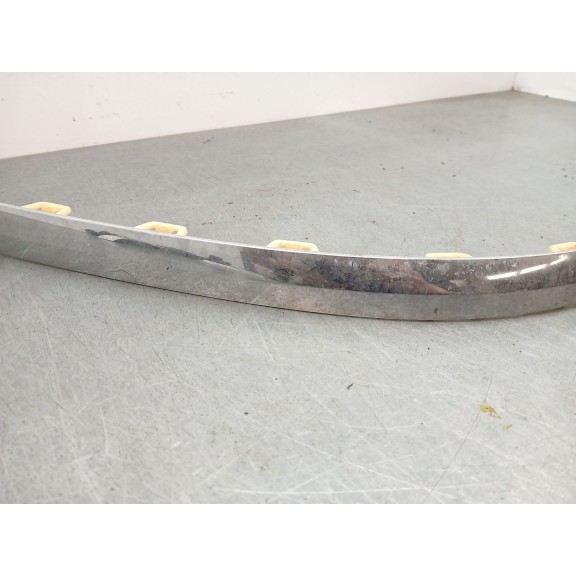 Recambio de molduras traseras para bentley bentayga (4v1) 4.0 d referencia OEM IAM 3SD807472  