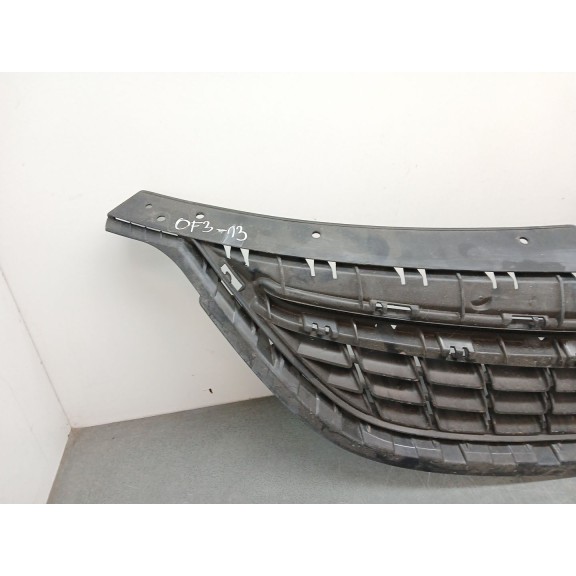 Recambio de rejilla paragolpes delantero para opel zafira tourer c (p12) 1.8 (75) referencia OEM IAM 13300698  