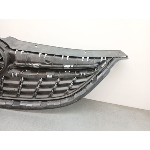Recambio de rejilla paragolpes delantero para opel zafira tourer c (p12) 1.8 (75) referencia OEM IAM 13300698  