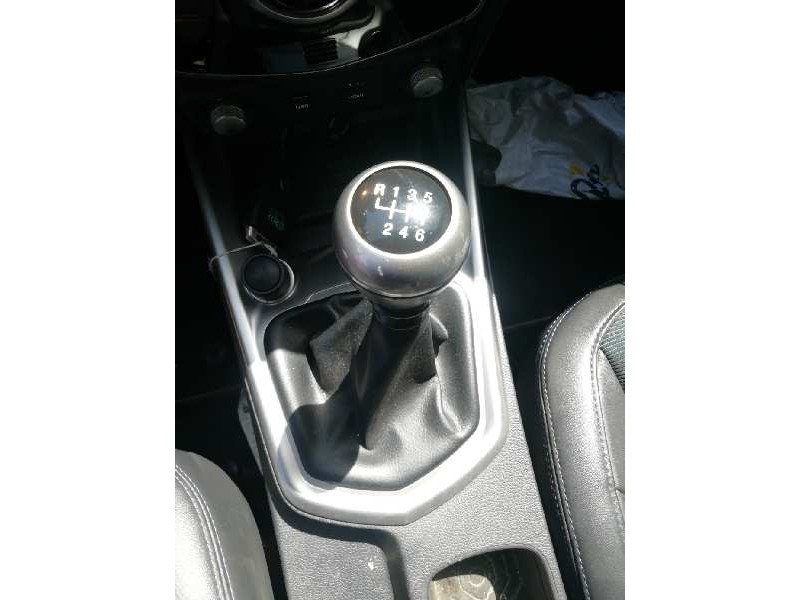 Recambio de pomo palanca cambio para ssangyong tivoli limited 4x2 referencia OEM IAM  6V 