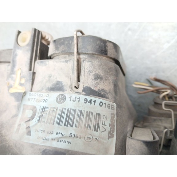 Recambio de faro derecho para volkswagen golf iv (1j1) 1.9 tdi referencia OEM IAM 1J1941016B  