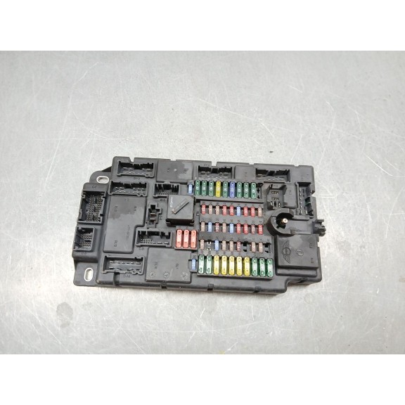 Recambio de caja reles / fusibles para mini mini countryman (r60) cooper d referencia OEM IAM 504912F06  