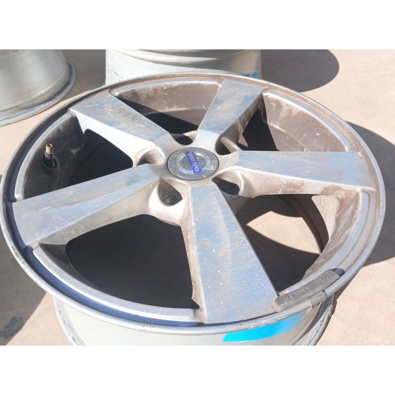 Recambio de llanta para volvo v40 kinetic referencia OEM IAM   