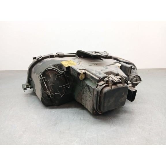 Recambio de faro derecho para audi a3 (8p1) 1.6 referencia OEM IAM 8P0941003K  