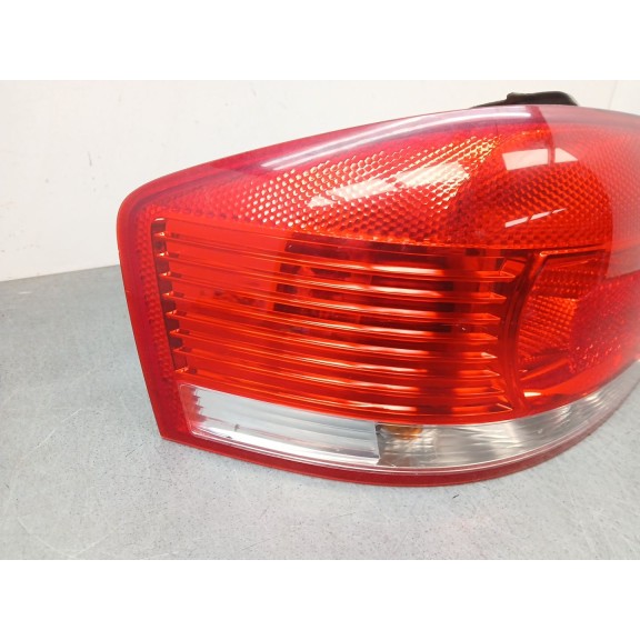 Recambio de piloto trasero izquierdo para audi a3 (8p1) 1.6 referencia OEM IAM 8P0945095  