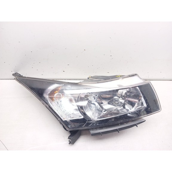 Recambio de faro derecho para chevrolet cruze (j300) 2.0 cdi referencia OEM IAM LHD12412  
