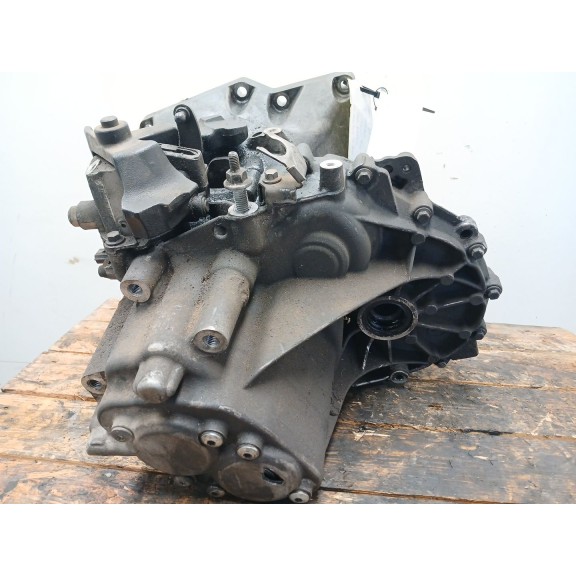 Recambio de caja casco para ford focus iii 1.6 tdci referencia OEM IAM AV6R7002  