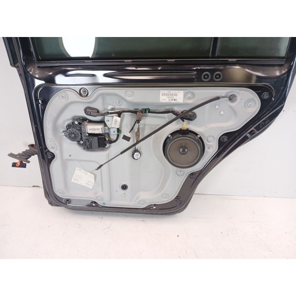 Recambio de puerta trasera derecha para volkswagen touran (1t3) 1.6 tdi referencia OEM IAM 1T0833056S  