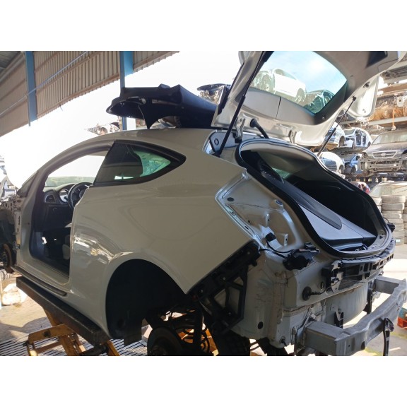 opel astra j gtc del año 2013