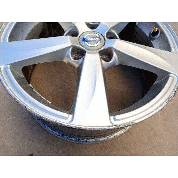 Recambio de llanta para volvo v40 kinetic referencia OEM IAM 7JX16 ET50 X1 31317285