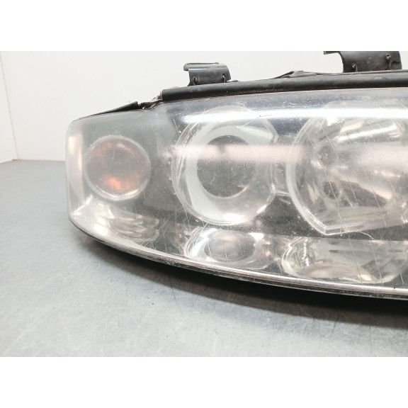 Recambio de faro derecho para audi a4 b6 (8e2) 2.0 referencia OEM IAM 8E0941030C  