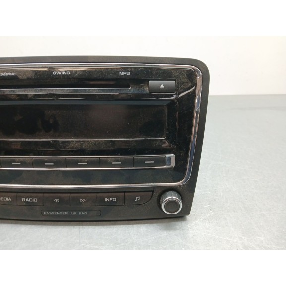 Recambio de sistema audio / radio cd para skoda superb ii (3t4) 2.0 tdi 16v referencia OEM IAM 3T0035161G  
