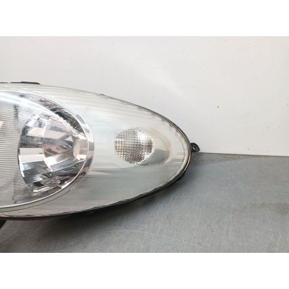 Recambio de faro izquierdo para nissan micra iii (k12) 1.2 16v referencia OEM IAM 89900074  