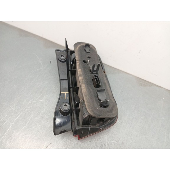 Recambio de piloto trasero izquierdo para nissan micra iii (k12) 1.2 16v referencia OEM IAM 89038563  