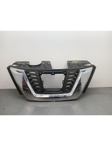 Recambio de rejilla paragolpes central para nissan qashqai iii (j12) 1.3 dig-t referencia OEM IAM 623106FR0C  