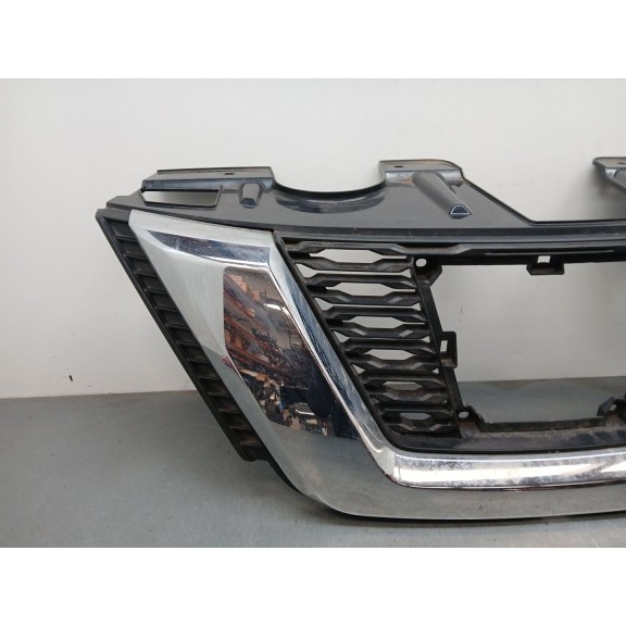 Recambio de rejilla paragolpes central para nissan qashqai iii (j12) 1.3 dig-t referencia OEM IAM 623106FR0C  