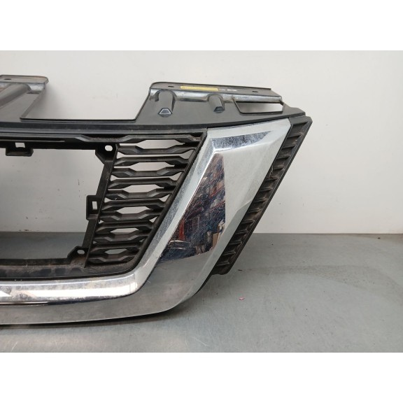 Recambio de rejilla paragolpes central para nissan qashqai iii (j12) 1.3 dig-t referencia OEM IAM 623106FR0C  