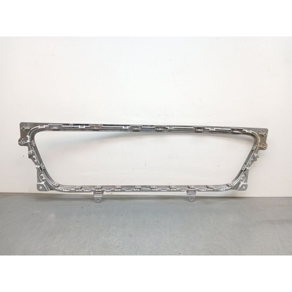 Recambio de rejilla paragolpes delantero para bentley flying spur (4w_) 6.0 w12 referencia OEM IAM 3SE807977  