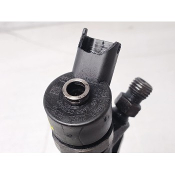 Recambio de inyector para peugeot 407 st sport referencia OEM IAM 0445110259  