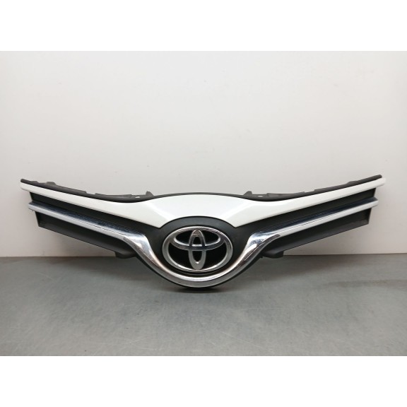 Recambio de rejilla paragolpes central para toyota yaris hsd active referencia OEM IAM 531010D660  