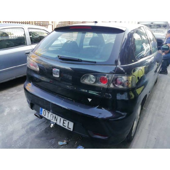 seat ibiza (6l1) del año 2002