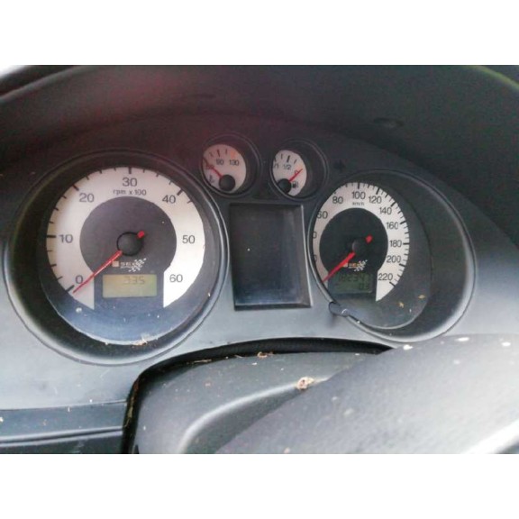 seat ibiza (6l1) del año 2002