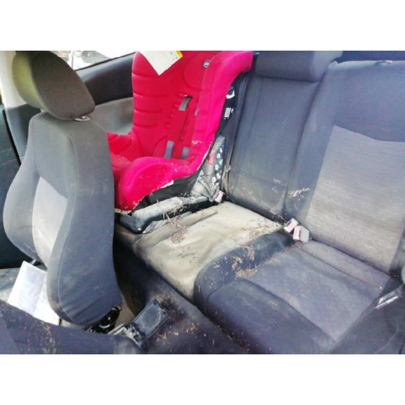 seat ibiza (6l1) del año 2002