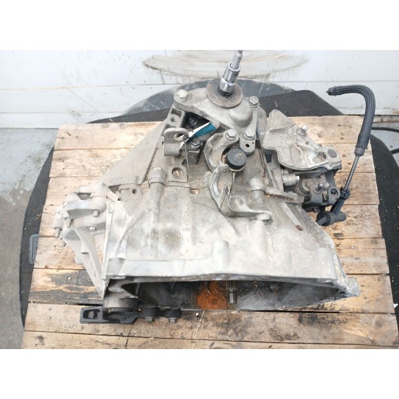 Recambio de caja cambios para peugeot 3008 confort referencia OEM IAM 20ea33 MANUAL 6V 