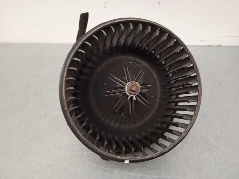 Recambio de motor calefaccion para kia rio 1.4 active referencia OEM IAM F00S33F004  2 PINS