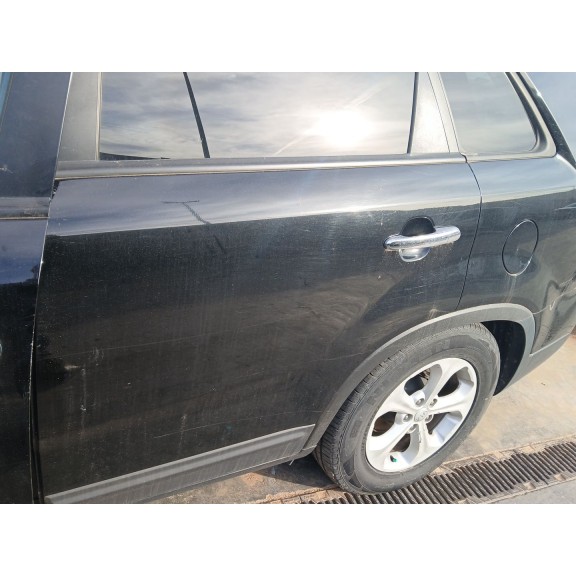 Recambio de puerta trasera izquierda para kia sorento ii (xm) 2.2 crdi referencia OEM IAM   