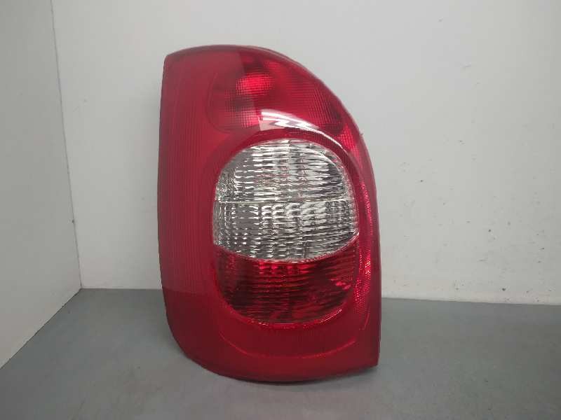 Recambio de piloto trasero izquierdo para citroën xsara picasso referencia OEM IAM 6350N0  16226031