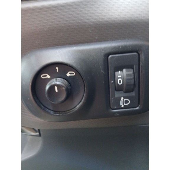 Recambio de retrovisor izquierdo para citroën c4 cactus 1.2 thp 110 referencia OEM IAM   