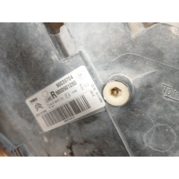 Recambio de faro derecho para citroën c4 cactus 1.2 thp 110 referencia OEM IAM   