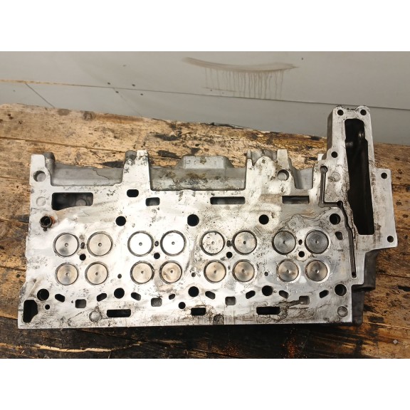 Recambio de culata para bmw serie 3 berlina (e90) 2.0 turbodiesel cat referencia OEM IAM 7797678  