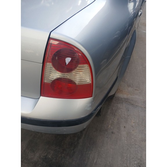 Recambio de piloto trasero derecho para volkswagen passat b5.5 (3b3) 1.6 referencia OEM IAM   