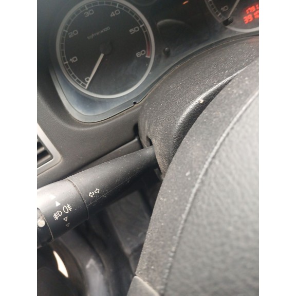 Recambio de faro derecho para peugeot 307 break (3e) 2.0 hdi 90 referencia OEM IAM   