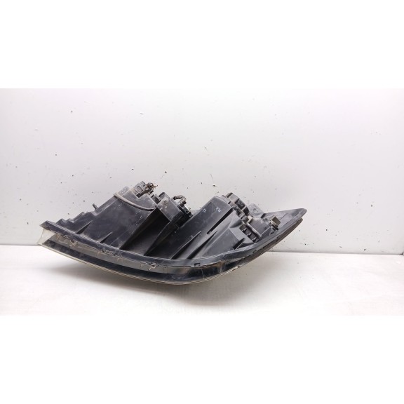 Recambio de faro derecho para kia cee´d sw (ed) 1.6 referencia OEM IAM 921021h  