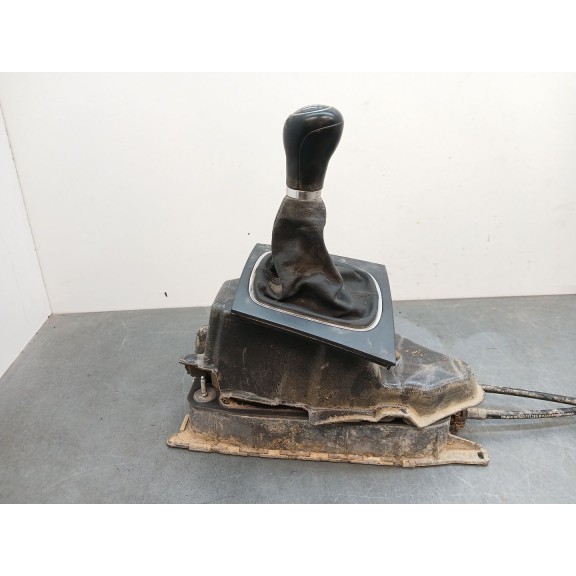 Recambio de pomo palanca cambio para audi a3 (8p) 1.2 16v tfsi referencia OEM IAM 5K0711049C  