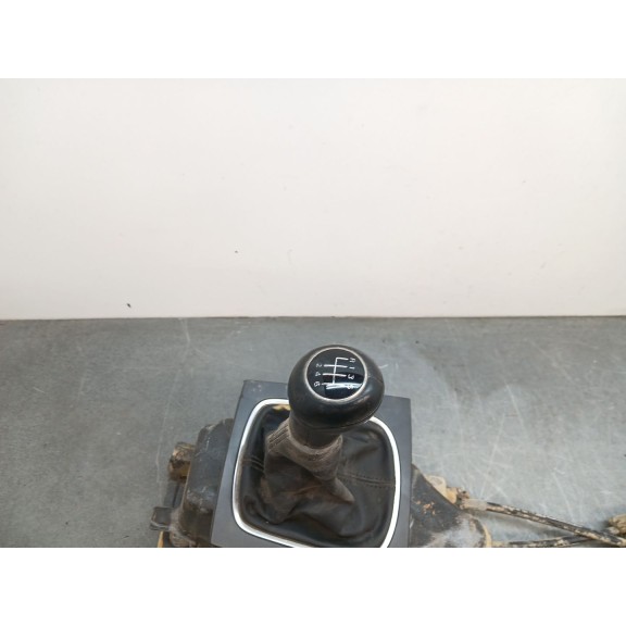 Recambio de pomo palanca cambio para audi a3 (8p) 1.2 16v tfsi referencia OEM IAM 5K0711049C  