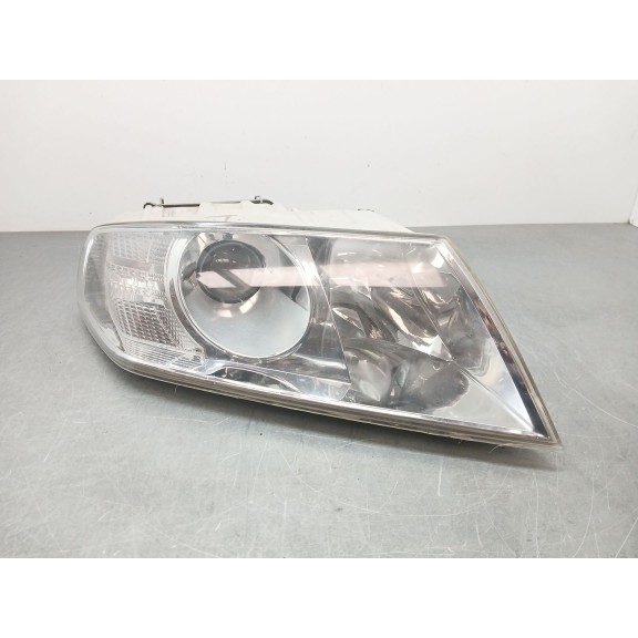 Recambio de faro derecho para skoda octavia ii (1z3) 1.9 tdi referencia OEM IAM 086651111R  