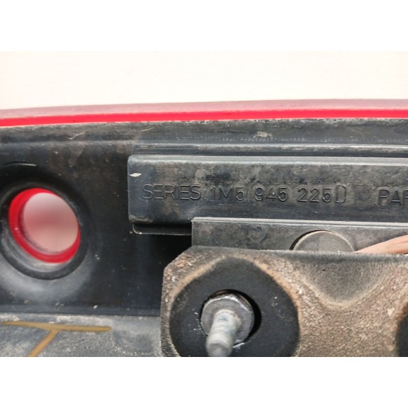 Recambio de piloto trasero central para seat toledo ii (1m2) 1.6 16v referencia OEM IAM 1M5945225D  