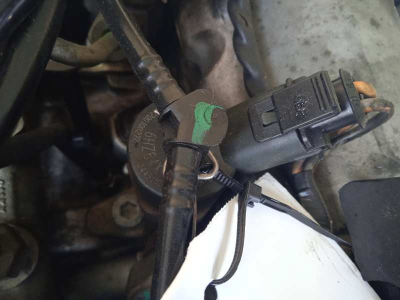 Recambio de inyector para renault megane ii berlina 5p confort authentique referencia OEM IAM 0445110110 8200100272 