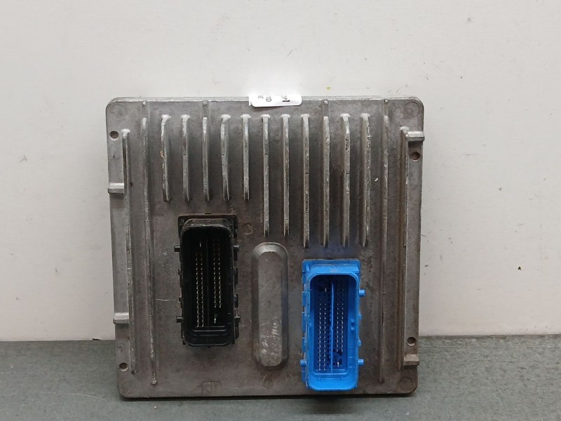 Recambio de centralita motor uce para opel corsa e business referencia OEM IAM 12683226  