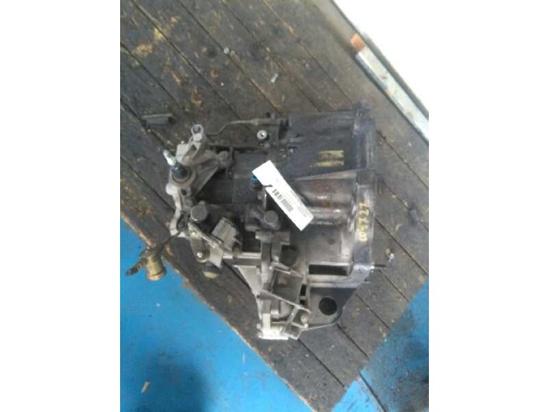 Recambio de caja cambios para renault scenic ii confort authentique referencia OEM IAM NDO002 B 154.000KM 6V