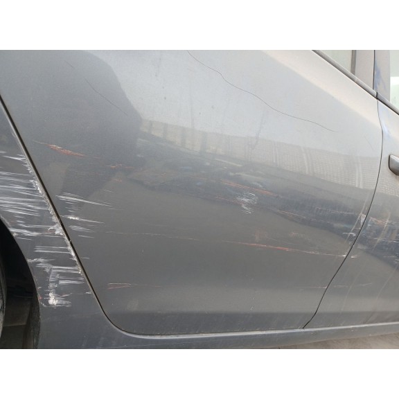 Recambio de puerta trasera derecha para volkswagen golf vi (5k1) 1.6 tdi referencia OEM IAM 5K6833056K  