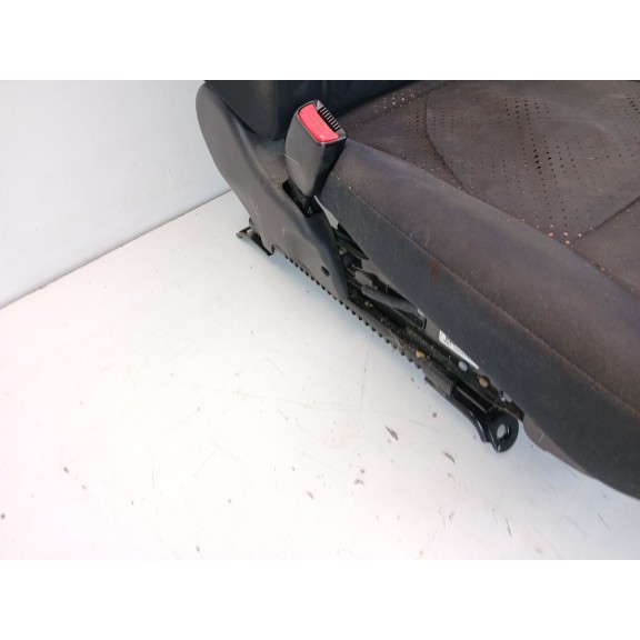 Recambio de asiento delantero izquierdo para ssangyong actyon sports 200 xdi limited 4wd referencia OEM IAM   