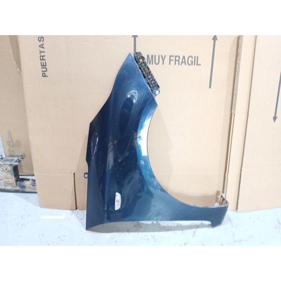 Recambio de aleta delantera derecha para kia carens iv 1.6 gdi referencia OEM IAM   