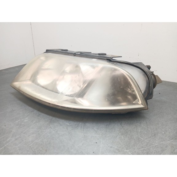 Recambio de faro izquierdo para volkswagen passat b5.5 (3b3) 1.6 referencia OEM IAM 3B0941015AK  