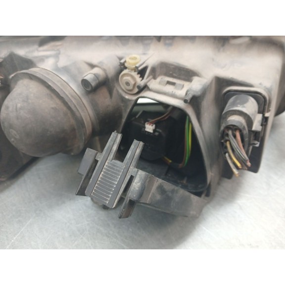 Recambio de faro izquierdo para volkswagen passat b5.5 (3b3) 1.6 referencia OEM IAM 3B0941015AK  